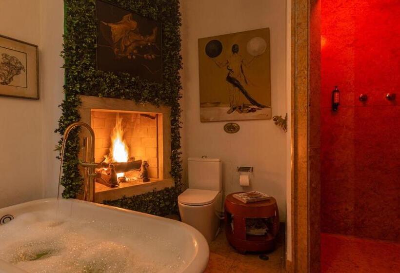 סוויטה משפחתית, Sintra Wow   Unique Double Smart Room In 17th Century Palace! Hot Tub, Snooker, Bbq, Ps5, Sauna, Gym