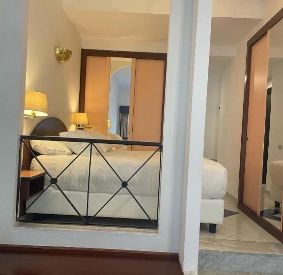 Семейный Номер, Stanza 913 Royal Positano