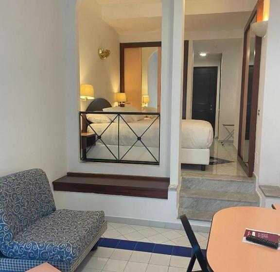 Семейный Номер, Stanza 913 Royal Positano