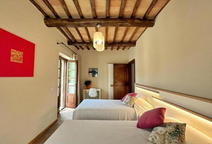 غرفة قياسية مطلّة علي الحديقة, Casalpiano