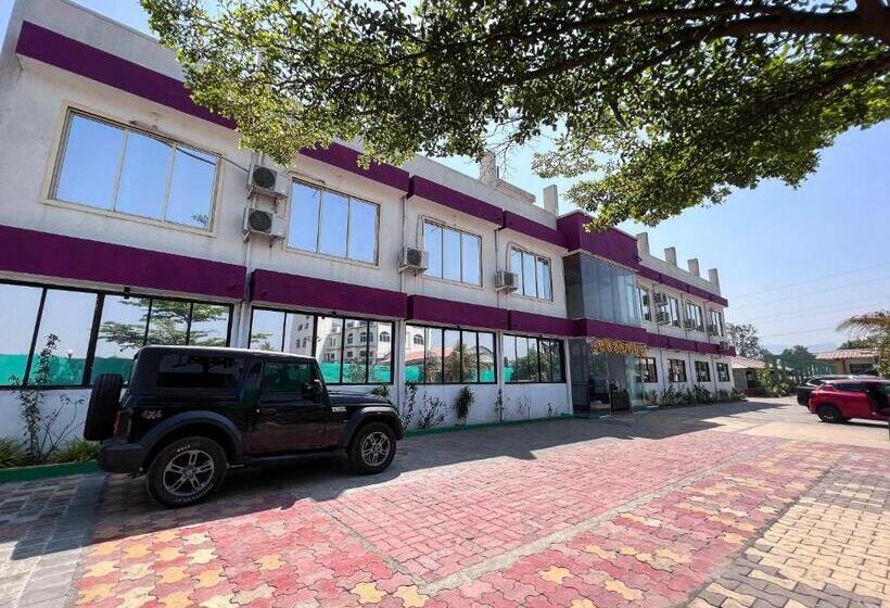 Номер Стандарт, Zestin Hill Resort Lonavala