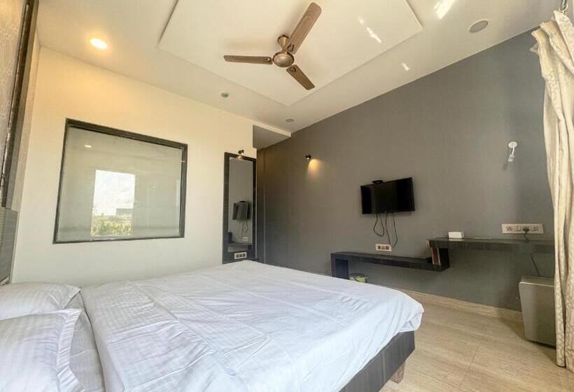 Номер Стандарт, Zestin Hill Resort Lonavala