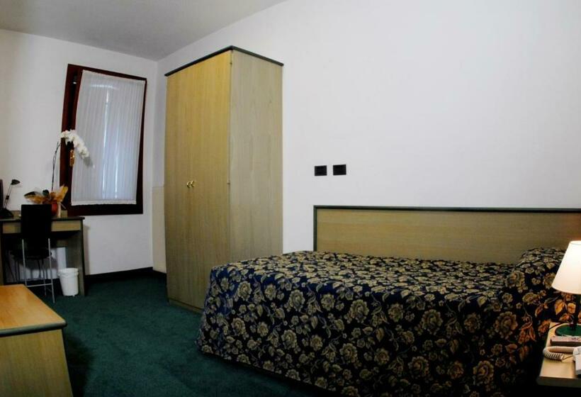 スタンダードシングルルーム, Albergo Alla Campana