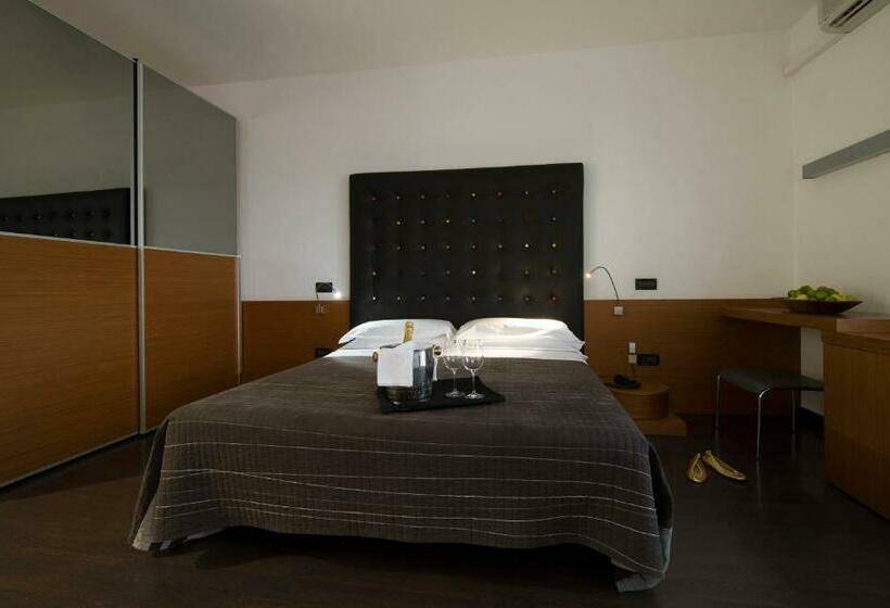 Полулюкс, Nice Hotel Bibione