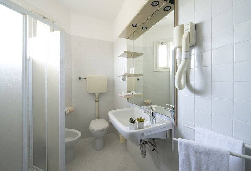 Номер Стандарт с Балконом, Nice Hotel Bibione