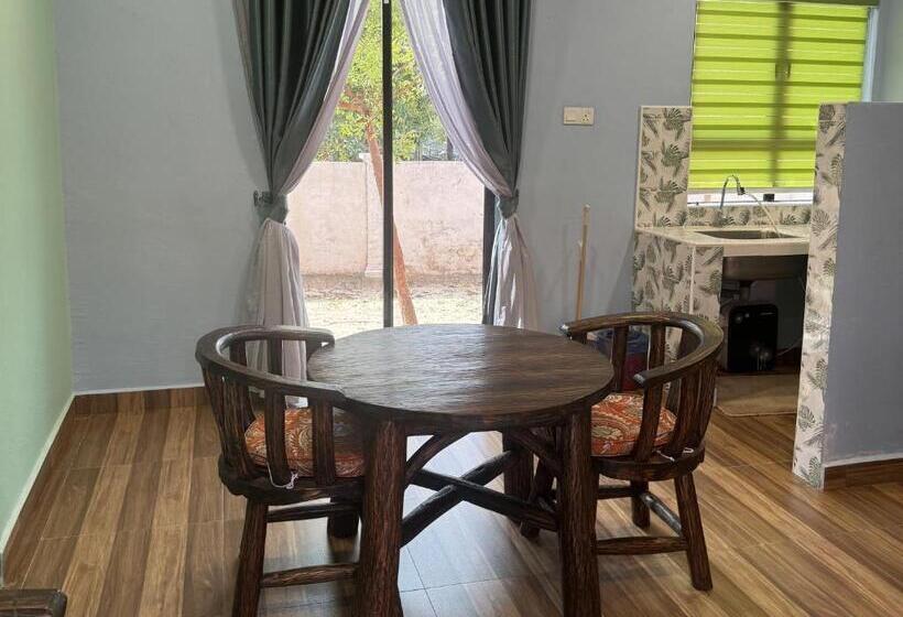 Студия Стандарт, Capital O 90949 Pelangi Beach Resort Mersing