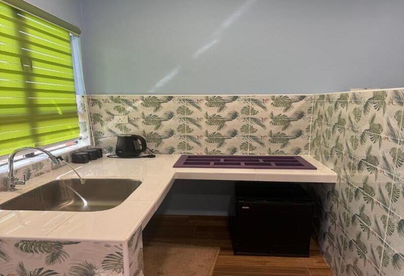 Студия Стандарт, Capital O 90949 Pelangi Beach Resort Mersing