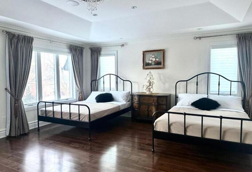 4인용 스탠다드 룸, Beautiful House Near North York Center