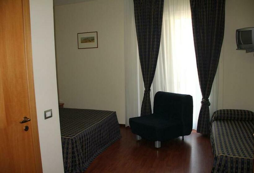 Четырехместный Номер Стандарт, B&b Luna Blu