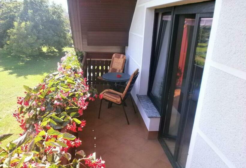 اتاق استاندارد سه نفره, Bed And Breakfast Valjavec