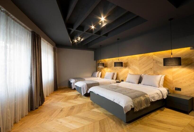 اتاق سوپریور چهار تخته, London B&b