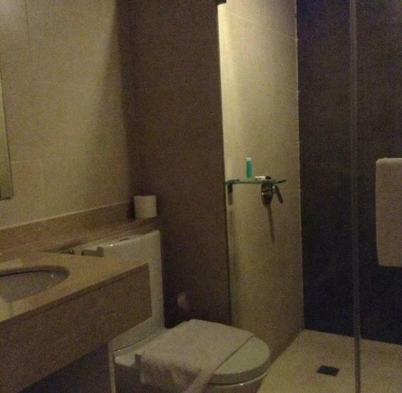 스탠다드 룸, The B Hotel Alabang