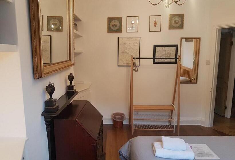 اتاق استاندارد با سرویس بهداشتی مشترک, One Home