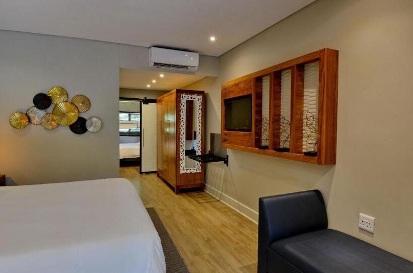 Семейный Номер, Anew Resort Hunters Rest Rustenburg