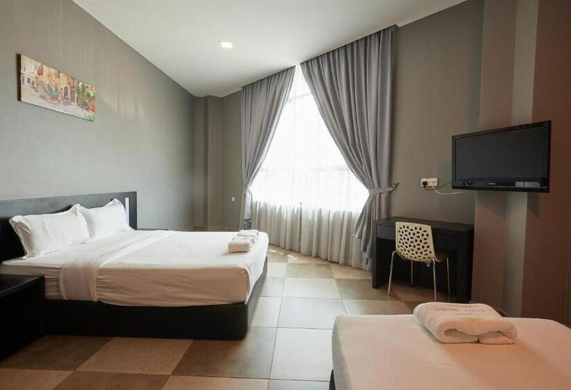 اتاق سوپریور خانوادگی, Elite Hotel Muar