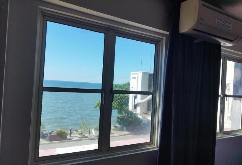 اتاق استاندارد با تخت بزرگ, Marine Bay
