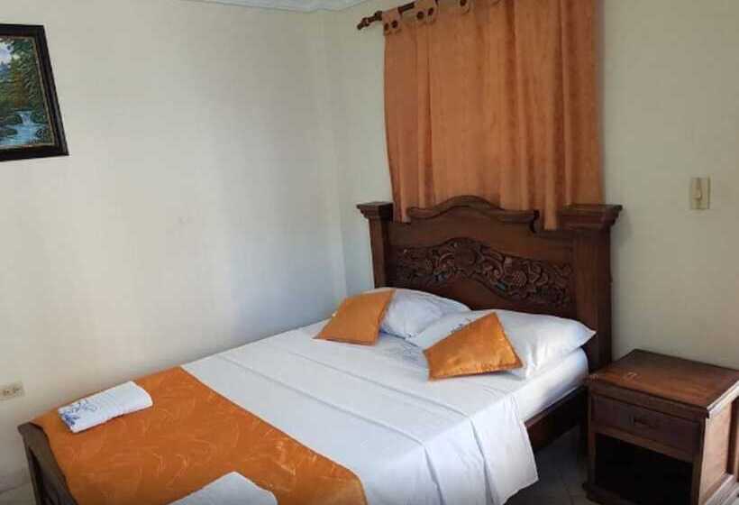 Quarto Familiar, El Delfin