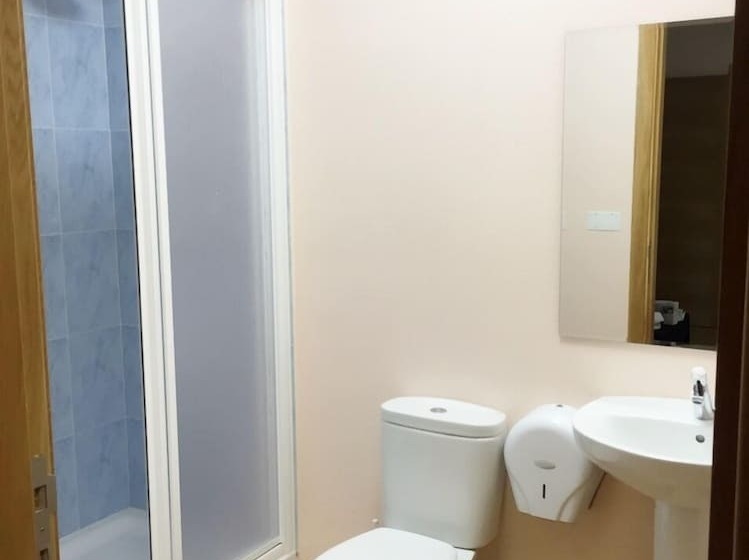 تختخواب در اتاق مشترک, Albergue Montoto   Hostel