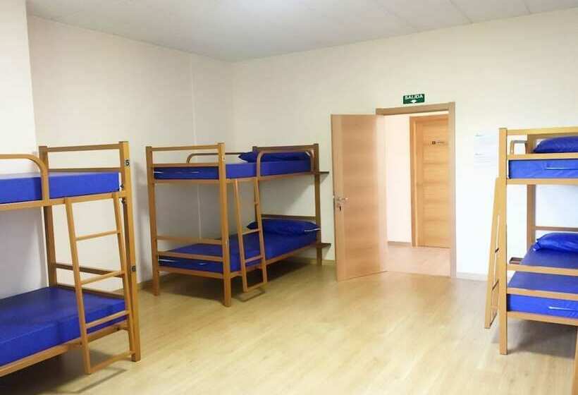 تختخواب در اتاق مشترک, Albergue Montoto   Hostel