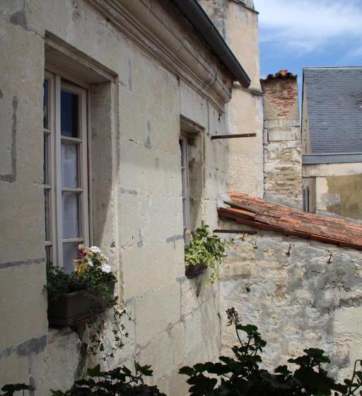 Номер Стандарт, Une Chambre En Ville