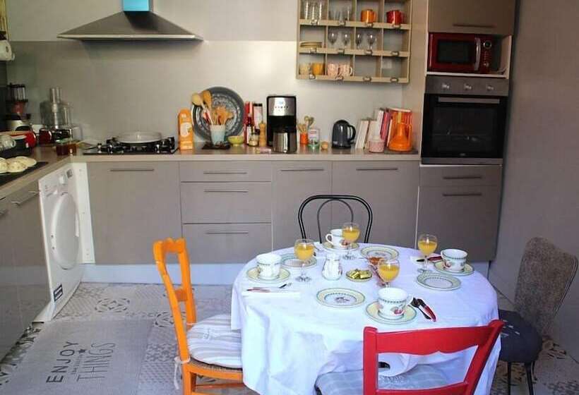 Номер Стандарт с Террасой, Une Chambre En Ville