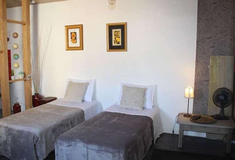 Номер Стандарт с Террасой, Une Chambre En Ville