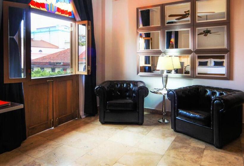 جناح إدارى, La Isabela Suites