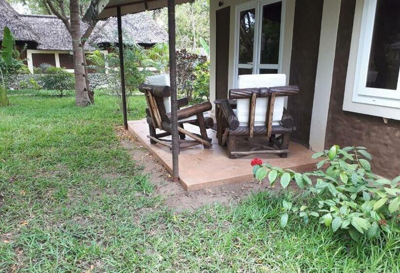 اتاق خانوادگی با چشم‌انداز باغ, Kijiji Beach Resort