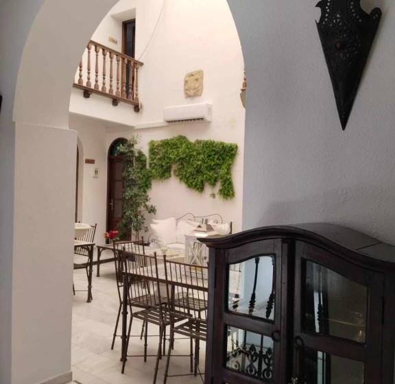 اتاق استاندارد, Hostel Mayflowers
