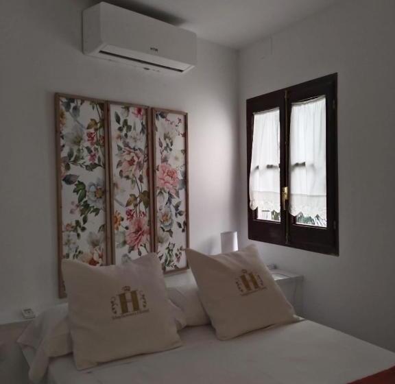 اتاق لوکس, Hostel Mayflowers
