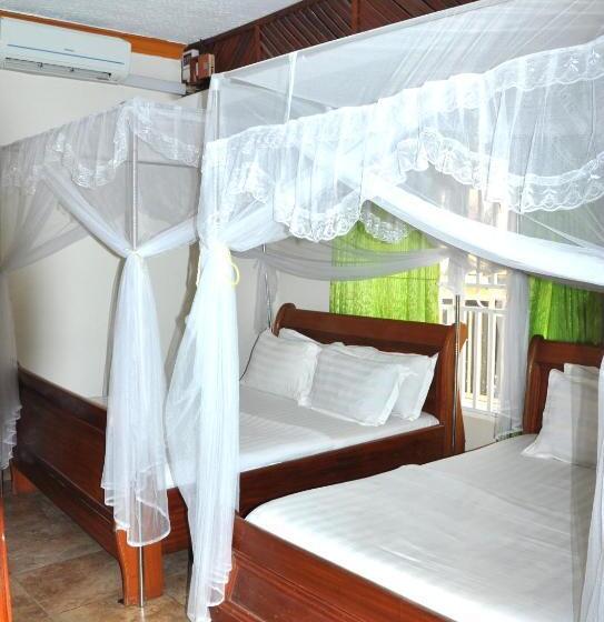 اتاق لوکس, Sandton Hotel Kasese