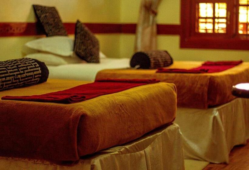 Номер Deluxe, The Charity Hotel International
