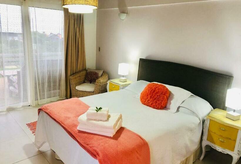 수피리어 트리플 룸, Unique Hotel & Suites