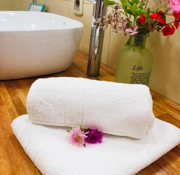 اتاق پریمیوم چهارنفره, Unique Hotel & Suites
