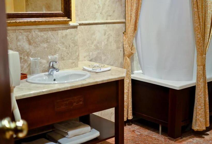جناح جونيور, Optima Collection Dnipro