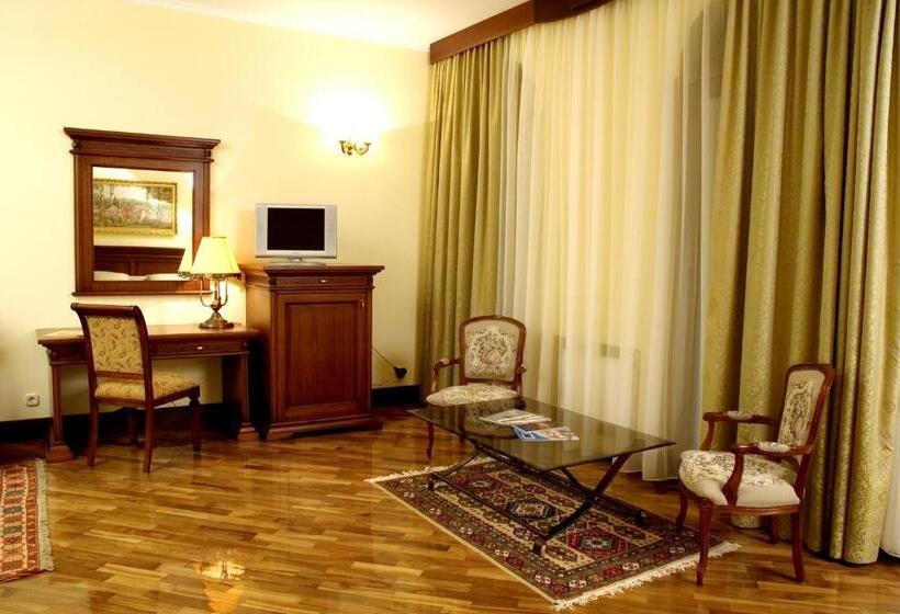 جناح جونيور, Optima Collection Dnipro
