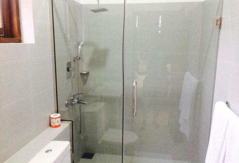 اتاق لوکس سه تخته, Sea Breeze Deluxe Inn