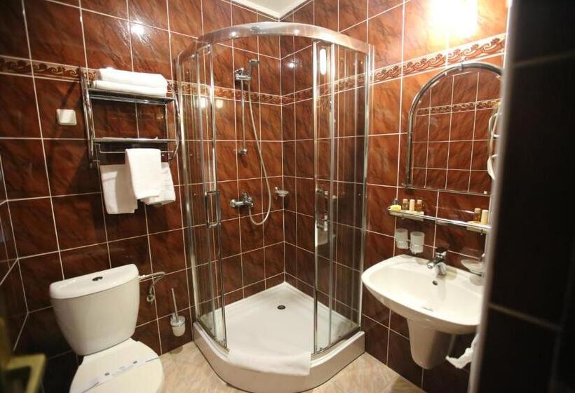 جناح بريميوم, Star