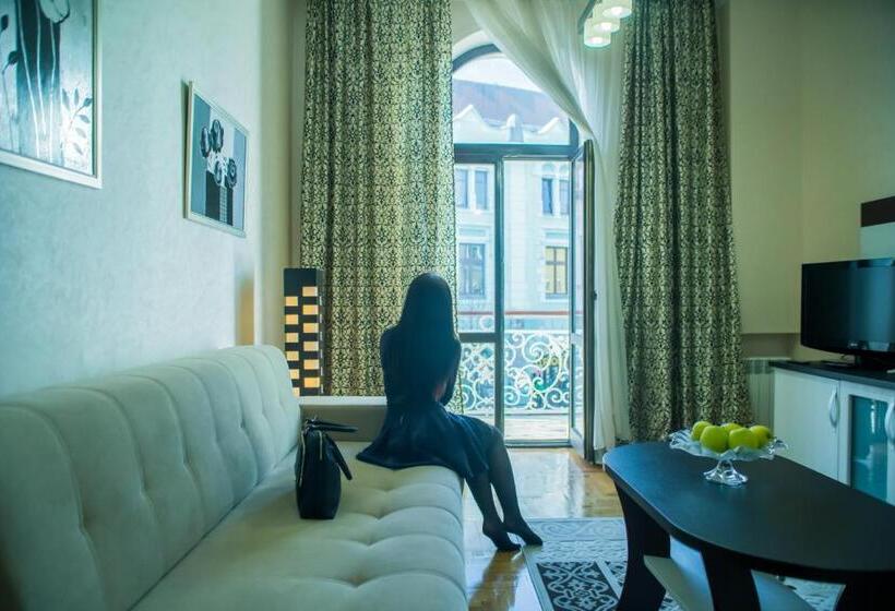 جناح بريميوم, Star