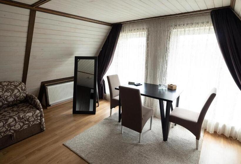 高级三人间, Villa Blanc