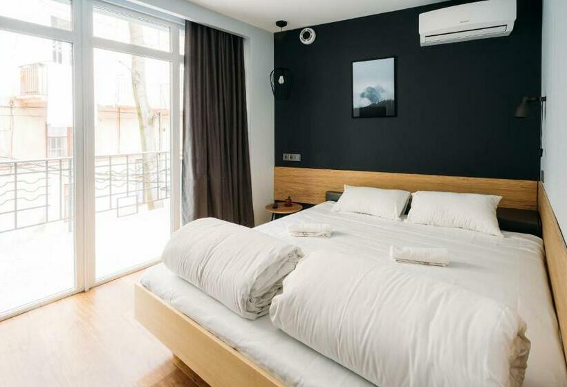 اتاق استاندارد با سرویس بهداشتی مشترک, Yard Hostel & Coffee