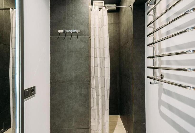 سرير فى غرفة مشتركه, Yard Hostel & Coffee