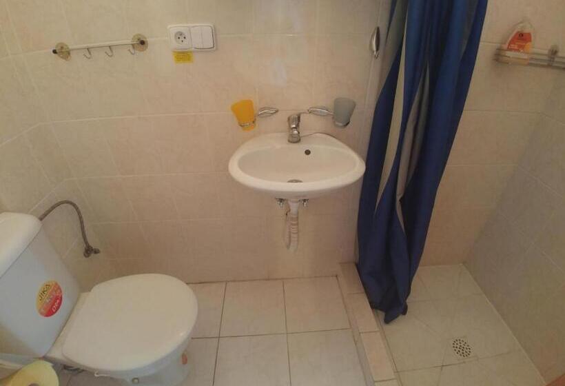 Семейный Номер, Kv Apartmans Varšavská