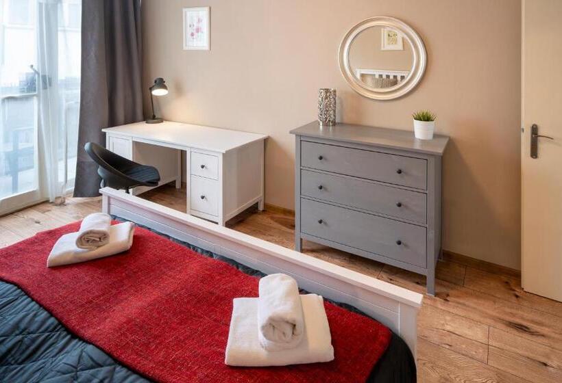 اتاق استاندارد با سرویس بهداشتی مشترک, New Town  Apple Apartments
