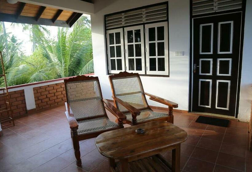 스탠다드 룸 킹사이즈 침대, Lonely Beach Resort Tangalle