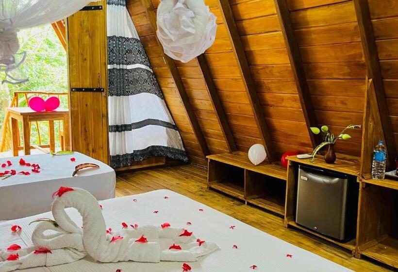 Трехместный Номер Стандарт с Балконом, Habarana Tree House Ambasewana Resort