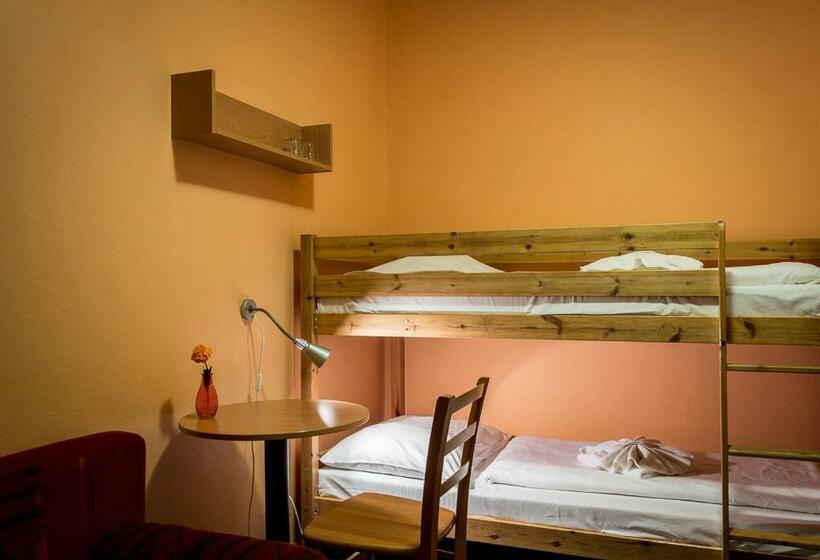 家庭间, Relax Hotel Bára Benecko