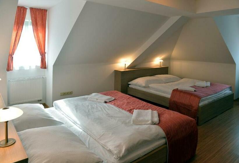Четырехместный Номер Стандарт, Resort Johanka
