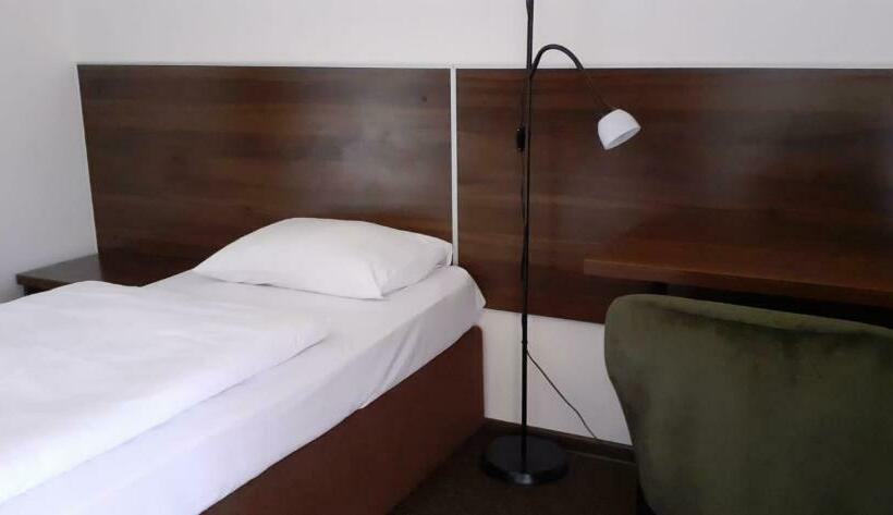 Habitación Estàndard Individual, Motel R10