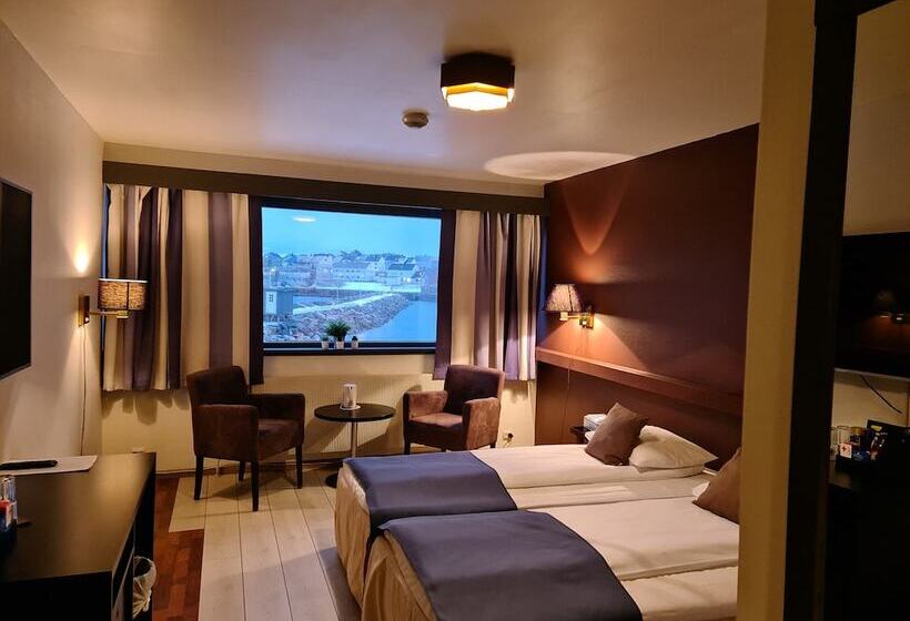 اتاق استاندارد سه نفره, Vardø